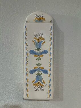 Vintage White Ceramic Wall Mounted Cigarette Dispenser/Holder
